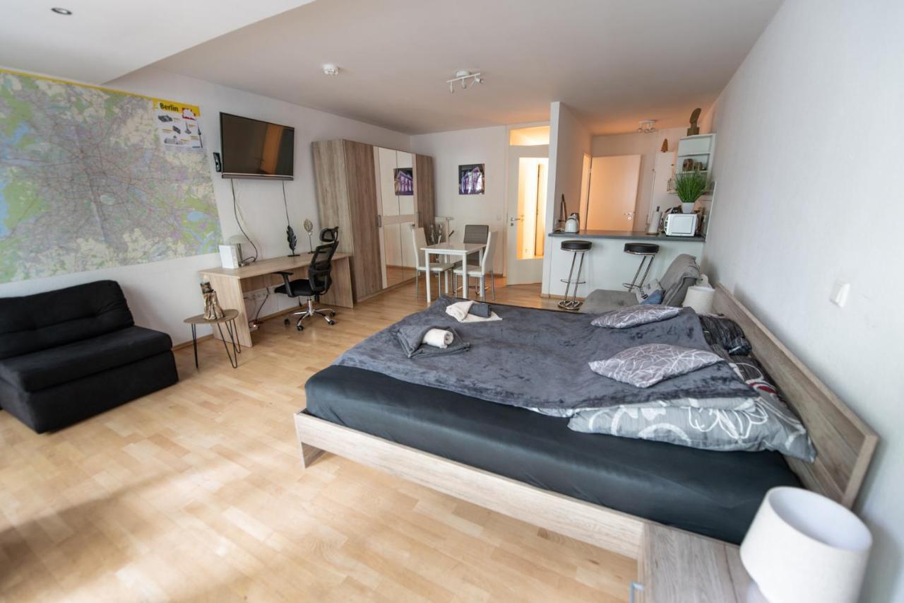 Private Apartment In The Center Of Берлин Экстерьер фото